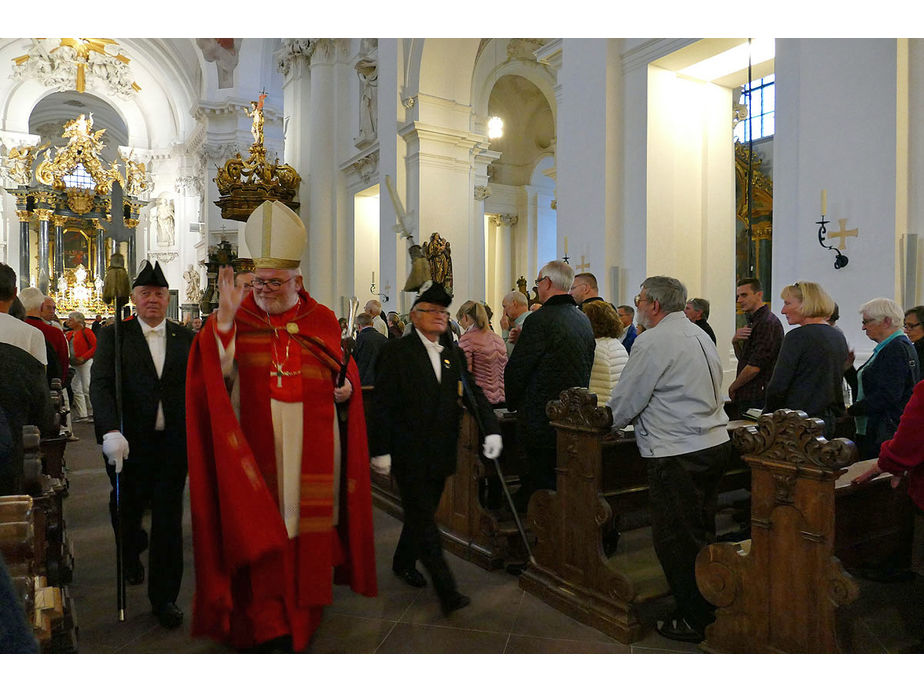 Abschlussvesper der Bischofskonferenz mit Austeilung des Bonifatiussegens (Foto: Karl-Franz Thiede)